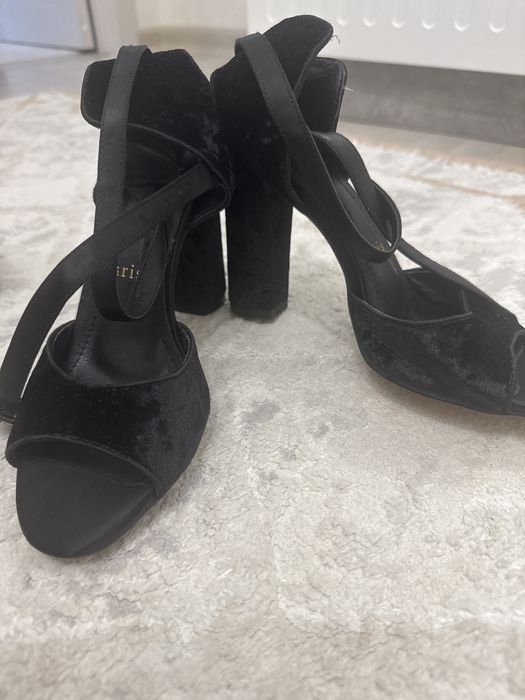 Продам новый туфли