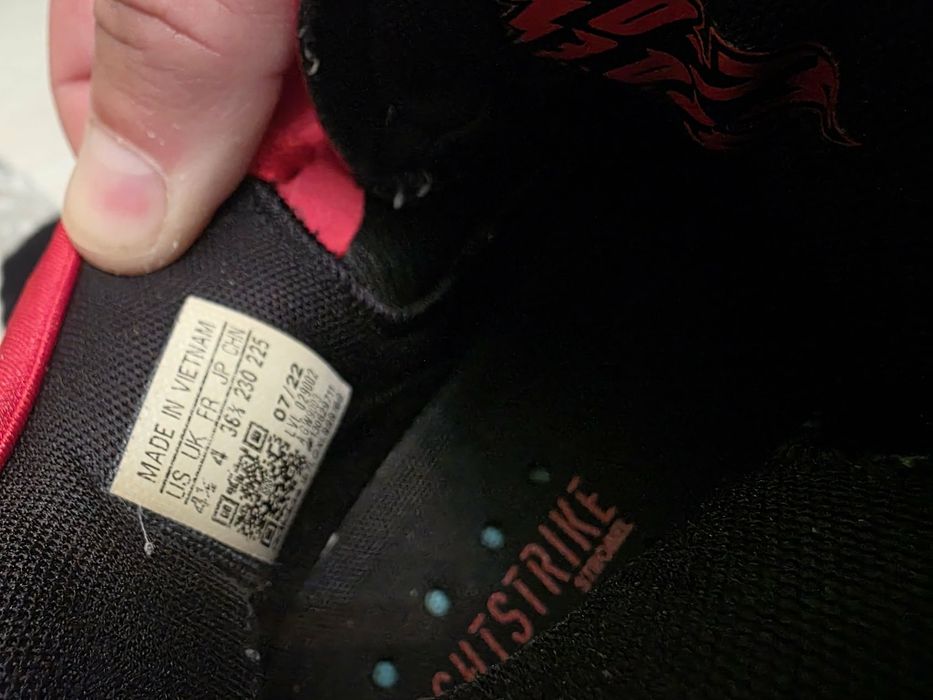 Vand adidas pentru baschet