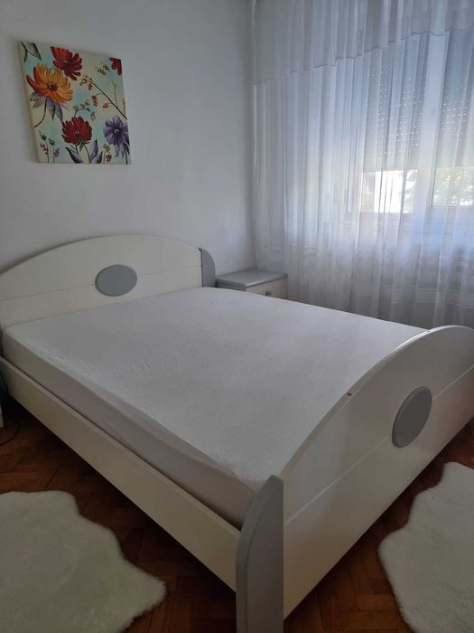 Ofer spre inchiriere apartament 3 camere, ultracentral, complet utilat si mobilat