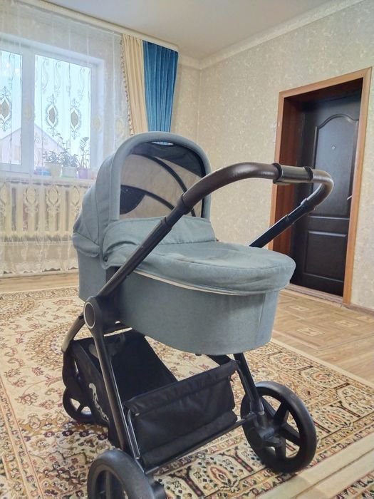 детская коляска.