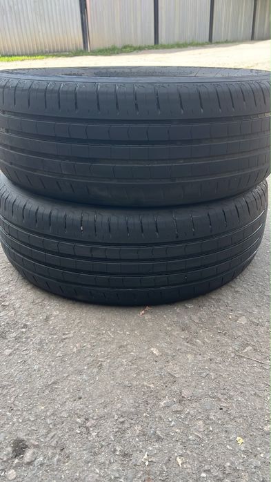 Продам резину 215/60/17