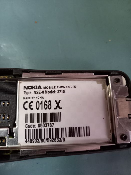 Vând telefon Nokia 3210, pt Colecționari sau Pasionați sau piese