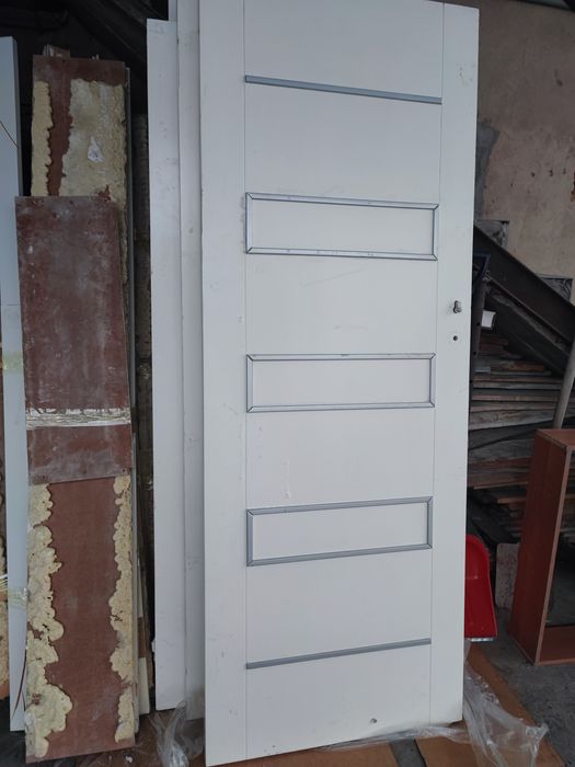 Продам двери межкомнатные