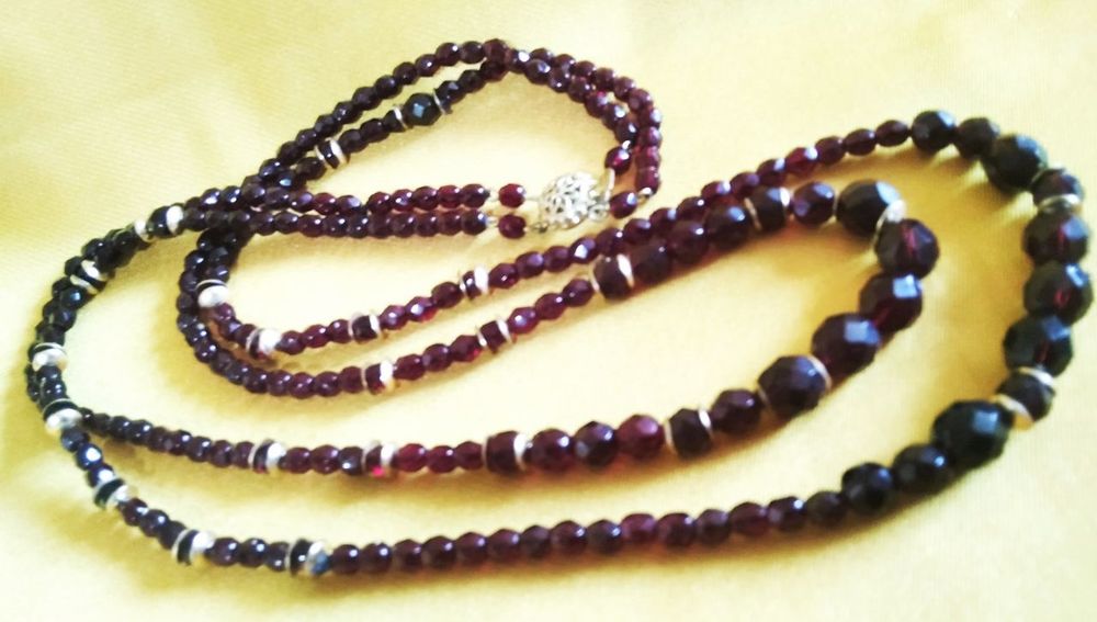 Чешские гранатовые бусы