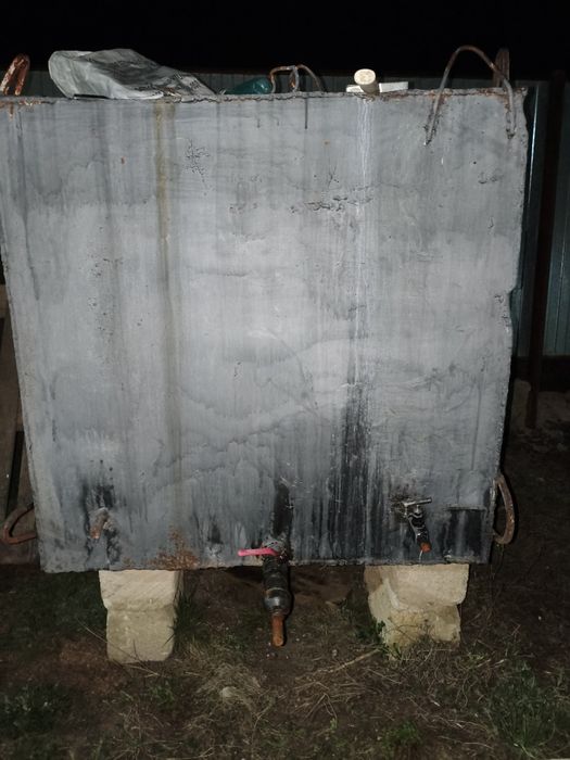 Металлическая емкость