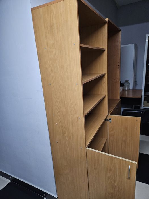 Продам шкаф книжный для документов