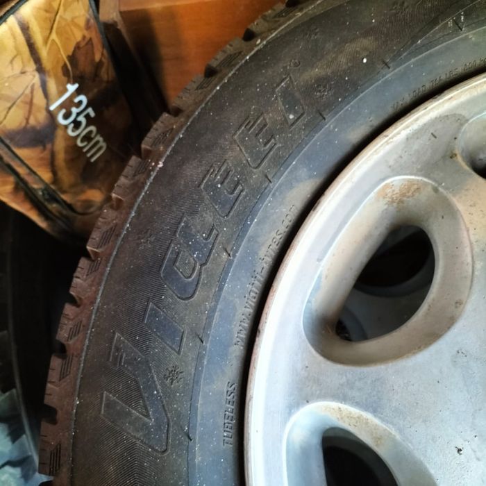 Шина на титанка комплекте