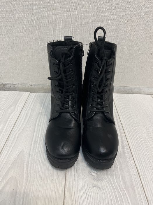 Продам демисезоннаую обувь