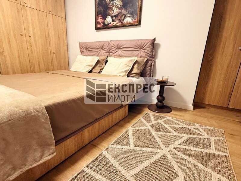 Луксозен Обзаведен Апартамент