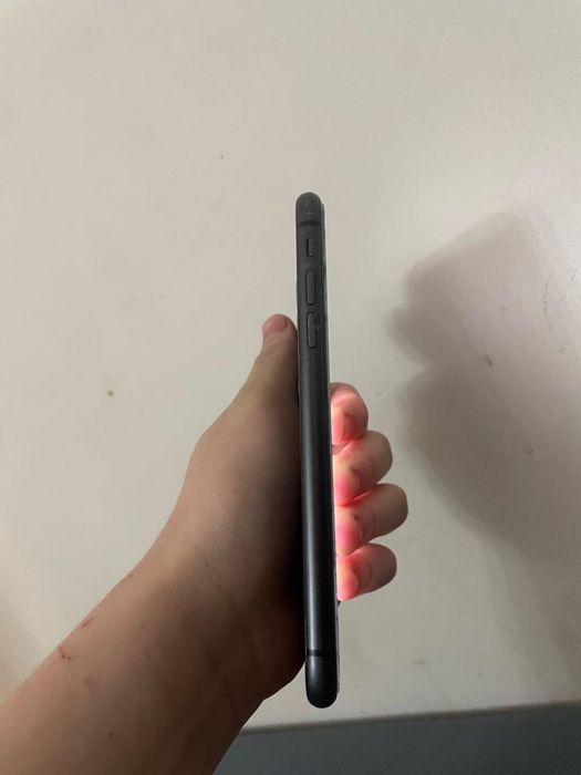 Айфон 11 128гб  73 акм