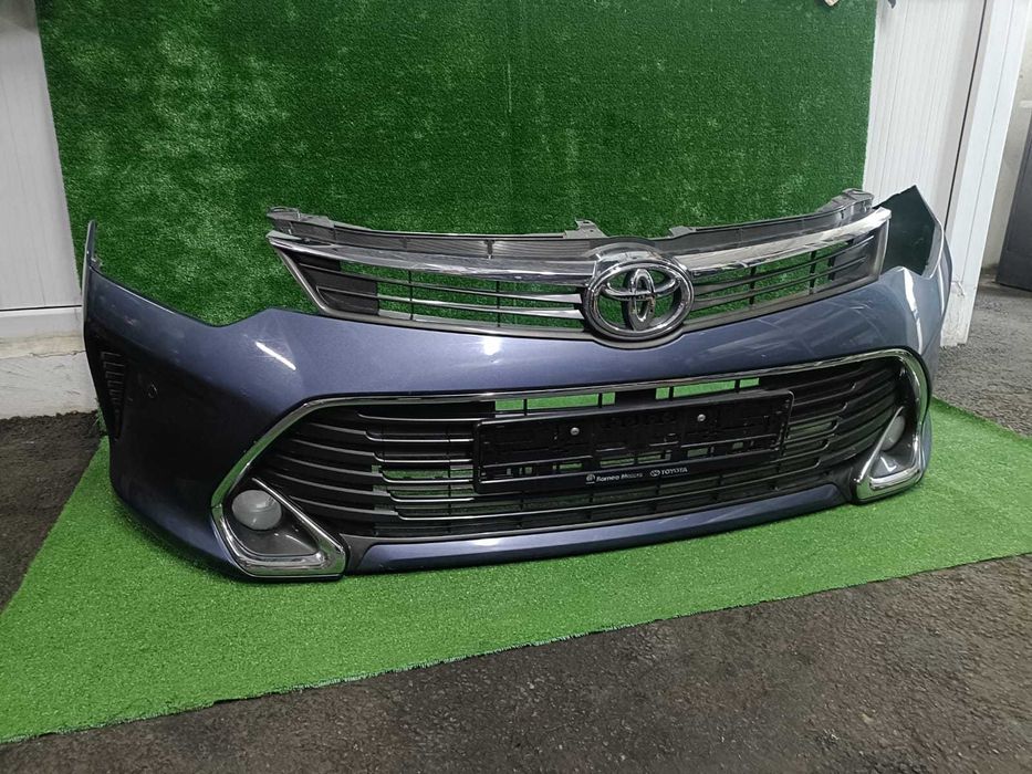 Оригинальный передний бампер от Toyota Camry 55 Европеец
