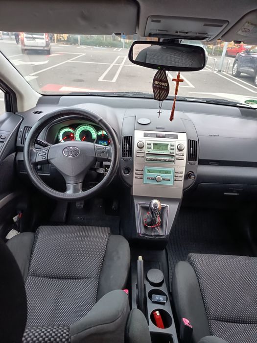 Toyota Corolla Verso 2,2 diesel 2006, primul proprietar in Romania