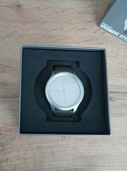 Garmin VIVOMOVE Style в Гаранция