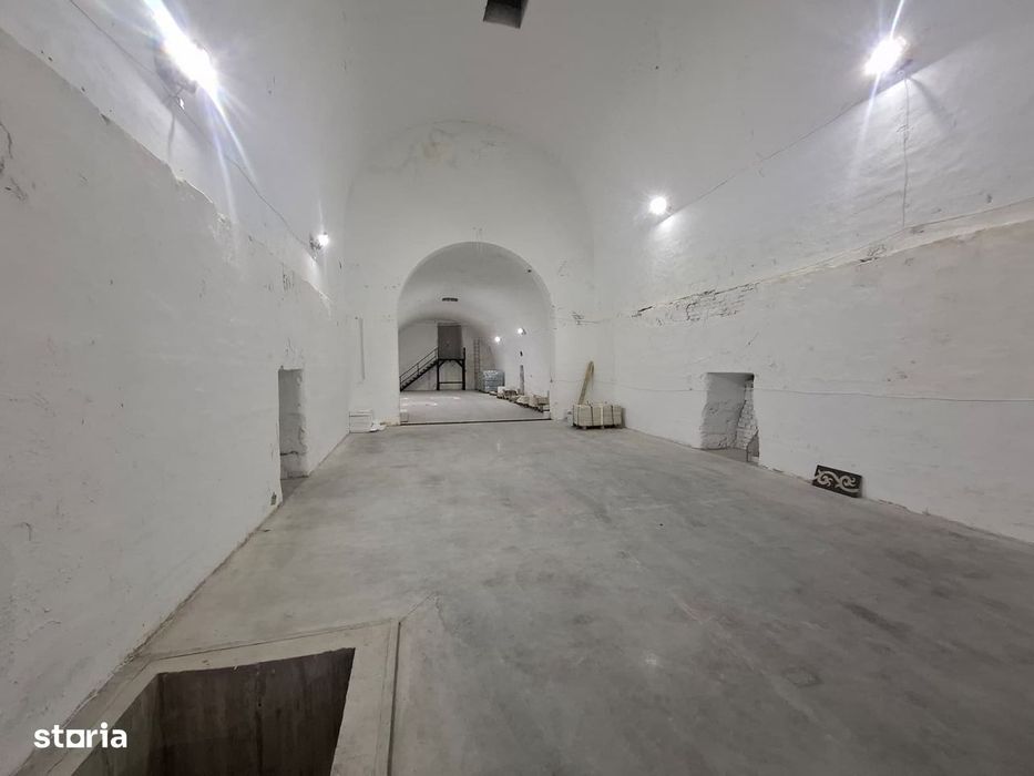Inchiriez spatiu comercial 600 mp zona Aradul Nou ID: 45202