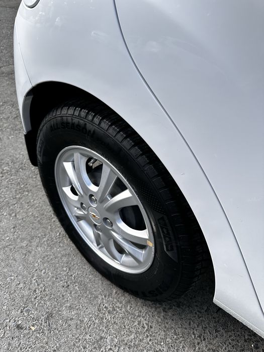 Minish uchun tayyor sotiladgon Spark bez xarajat ummuman kraskasi yoq