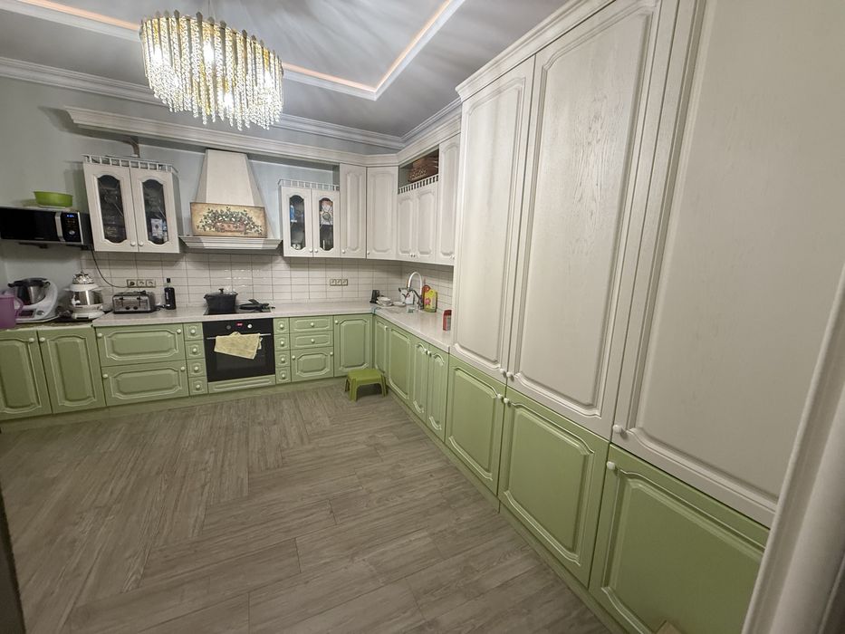 Продам кухню с техникой