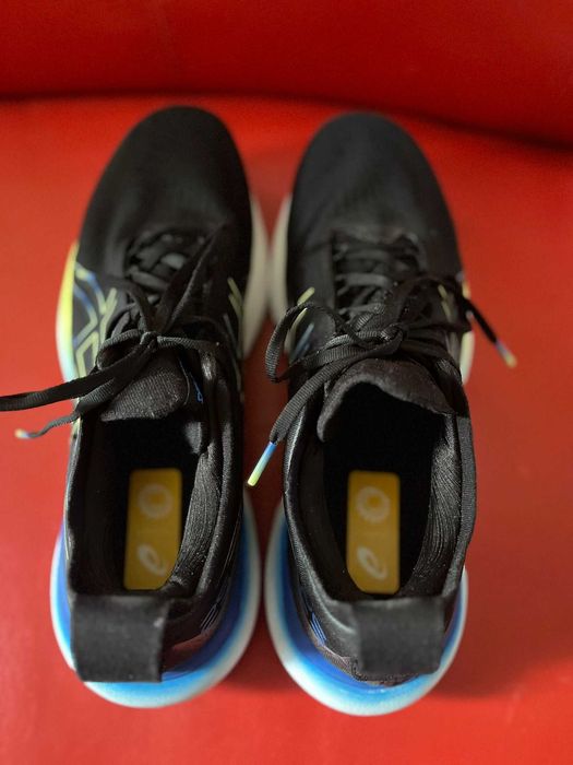 Titlu: ASICS Gel-Nimbus 25 - Mărimea 48 (30.5 cm)