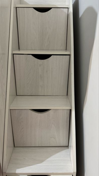 Двухъярусная кровать