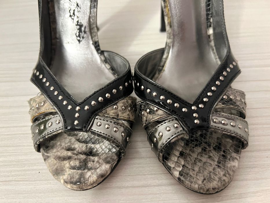 Guess обувки номер 38