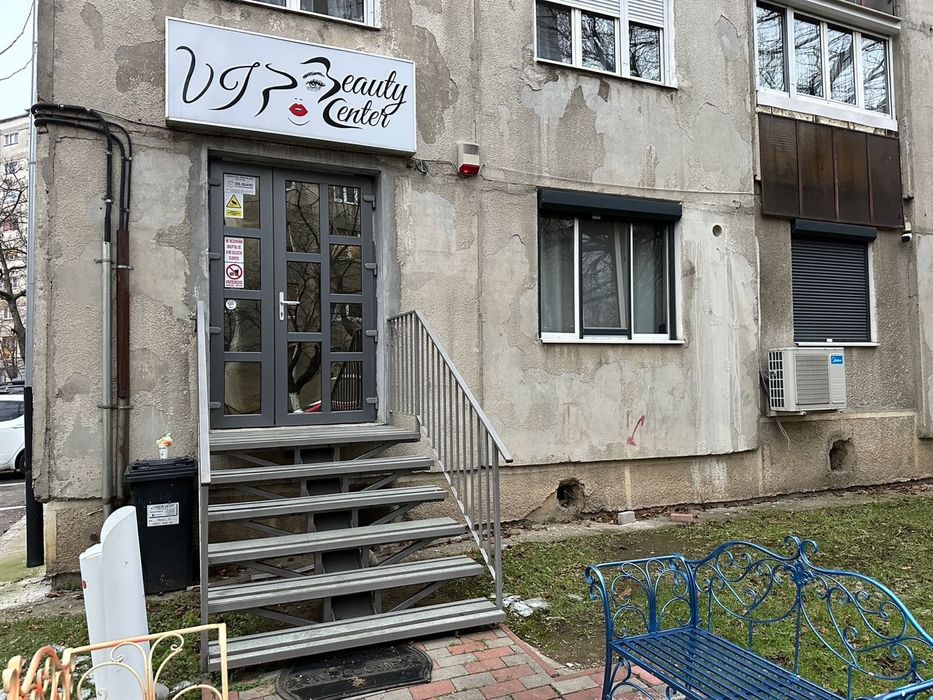 OPORTUNITATE RARĂ! Apartament+spațiu comercial-ideal pentru locuit+afa
