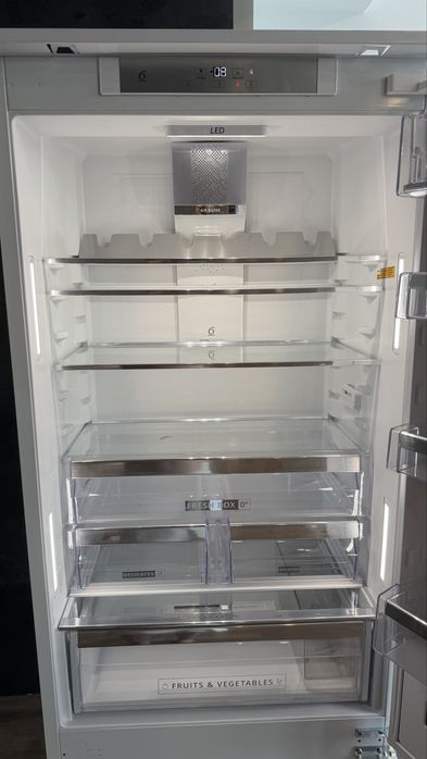 Холодильник встраиваемый Whirlpool SP40 802 EU