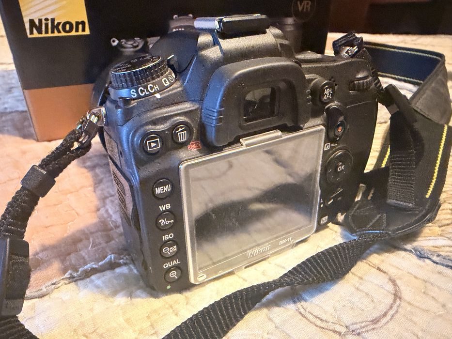 Nikon D7000 с два обектива