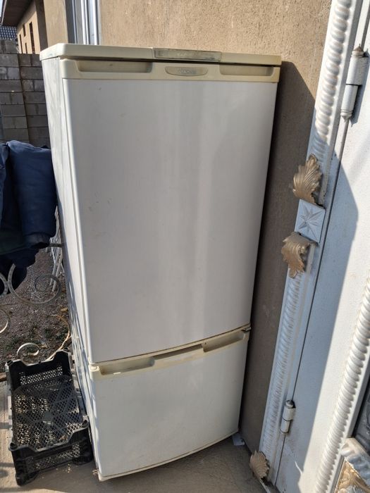 Холодильник бирюса