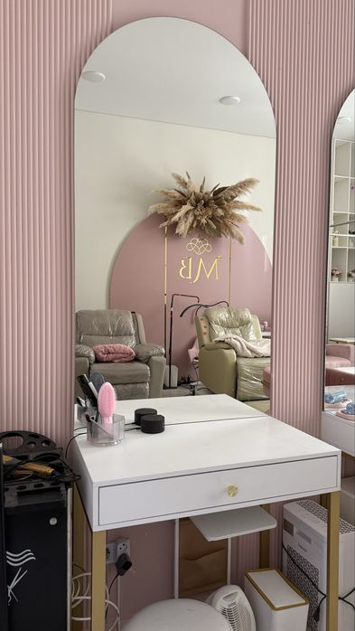 Продам столики для визажиста