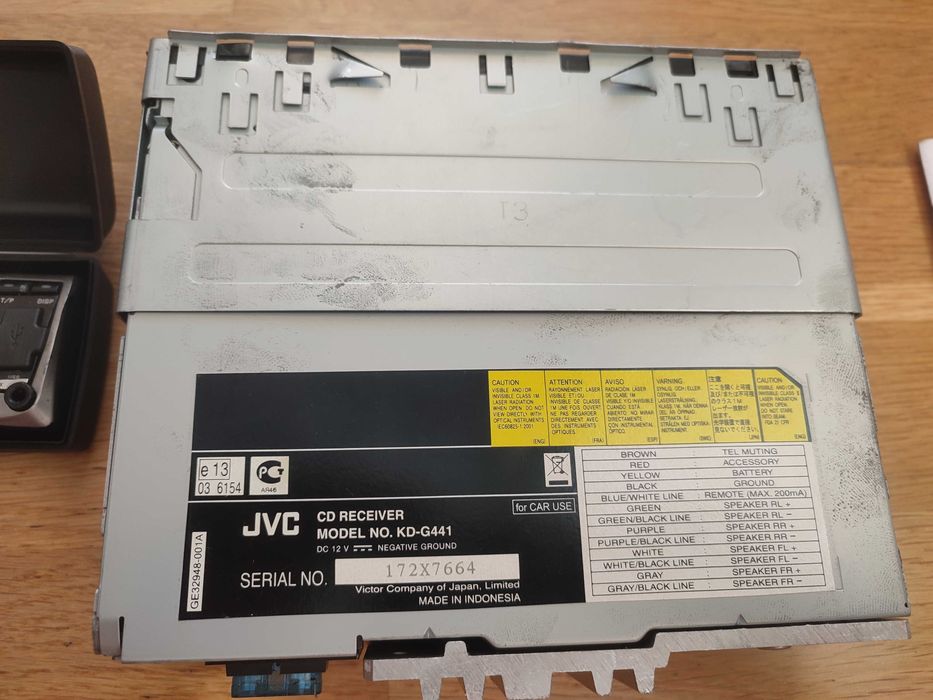 Авто радио JVC със USB