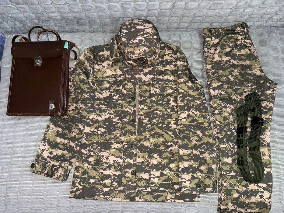 Продам военную форму с бушлатом