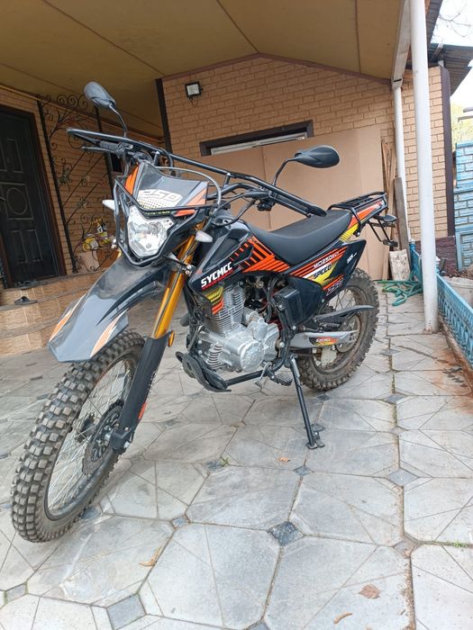 Продам эндуро 2025 года. 250 кубов.