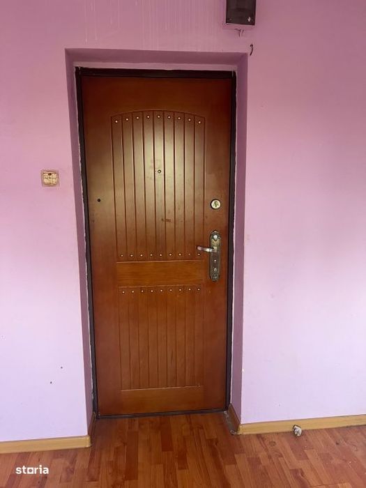 Camera de camin de vanzare, 11 mp, etaj 2, zona Garii