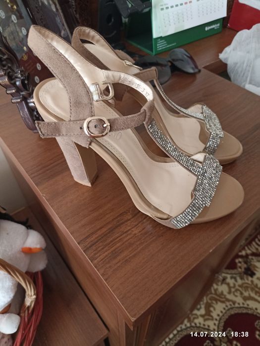 Продается босаножки хорошего качества