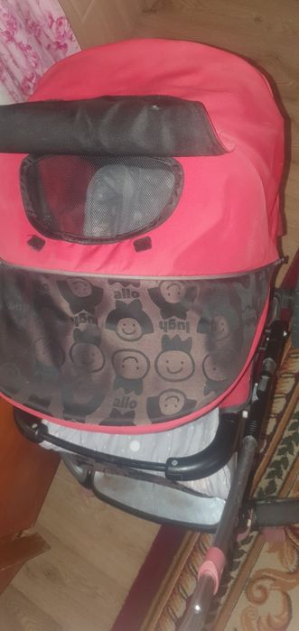 Продам коляску в хорошем состоянии в подарок ходунки