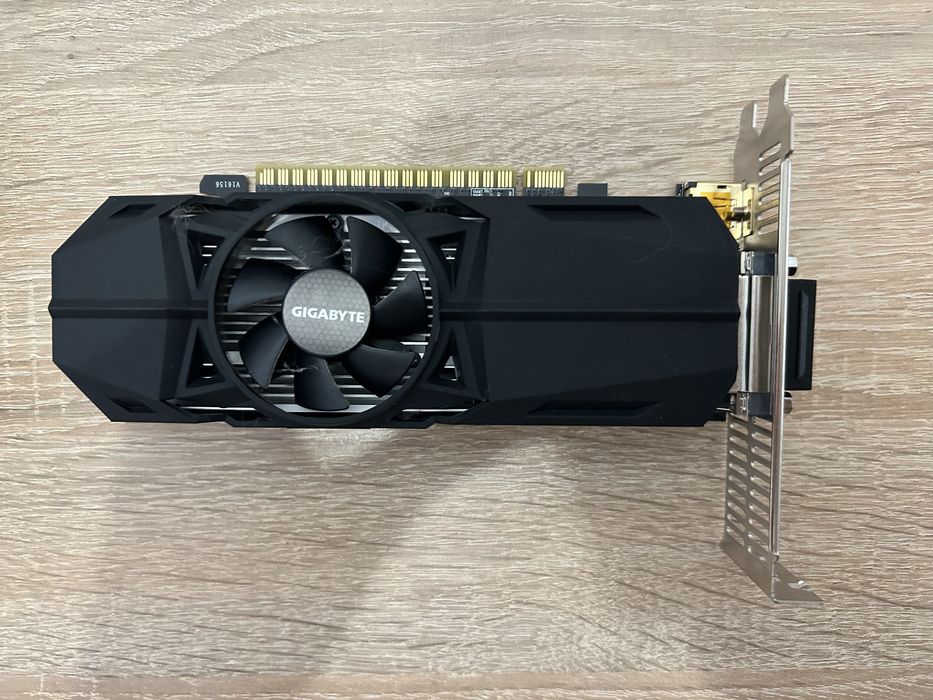 Nvidia GTX 1050Ti + Aqirys Pulsar 550W