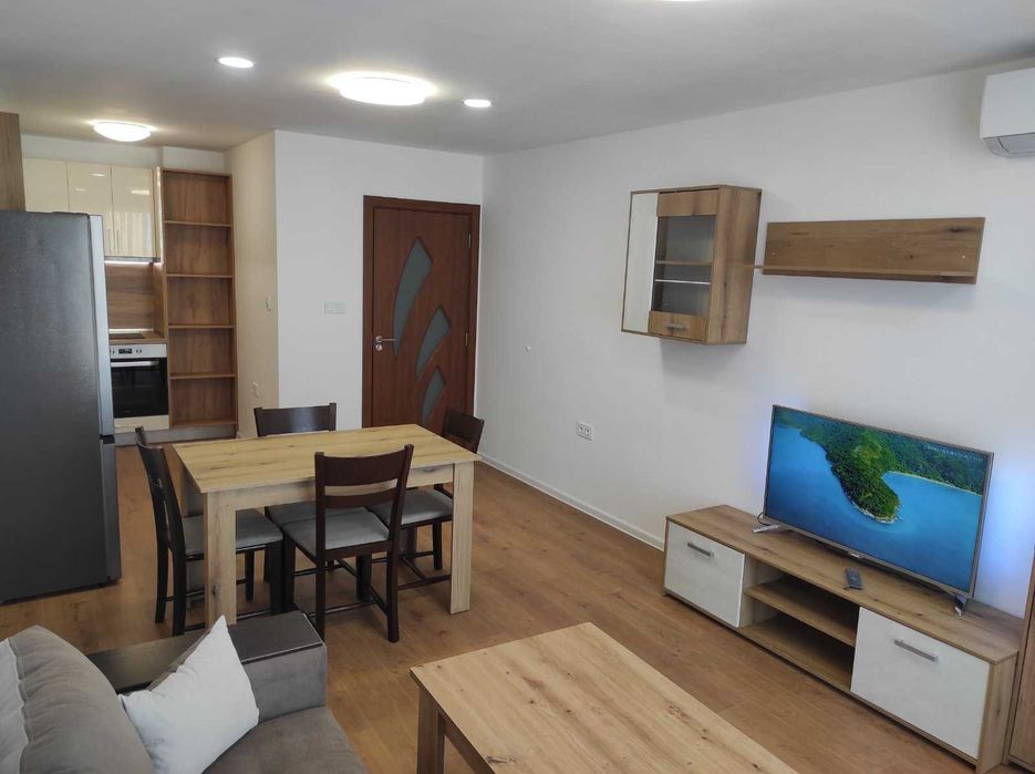 Дава се под наем Двустаен апартамент в Асеновград - 76 кв.м за 510 € - Снимка #4