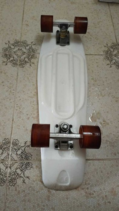 Продам пинеборт со светящимися колесиками