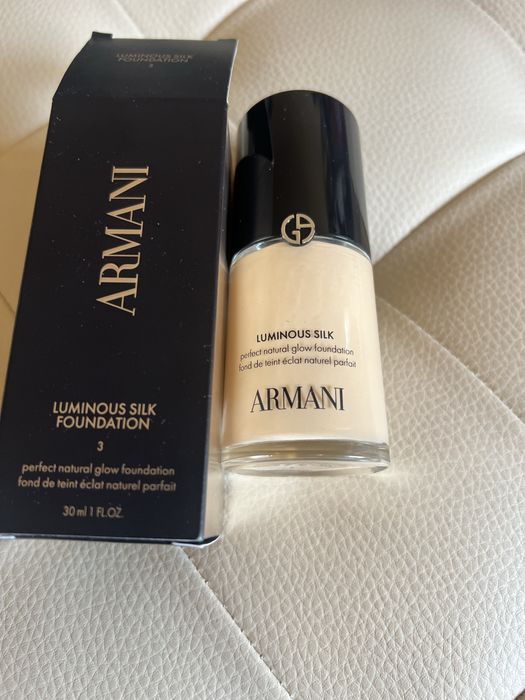Armani Beauty Luminous Silk фон дьо тен №3 –  нов