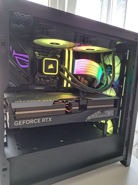 Pc de gaming cu i7 13700k si rtx 4080