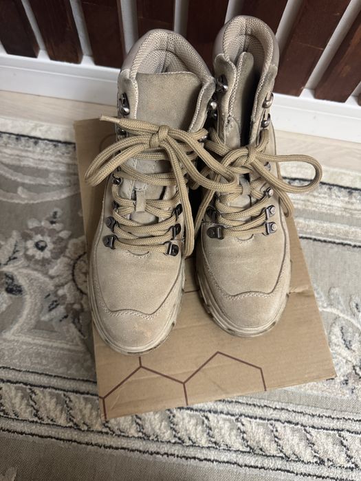 Ботинки замшевые 36 р