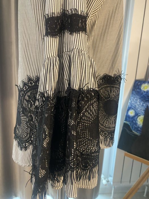 Camasa superba, aplicatii dantela