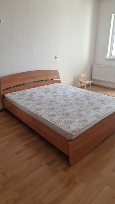 Продам спальный гарнитур.