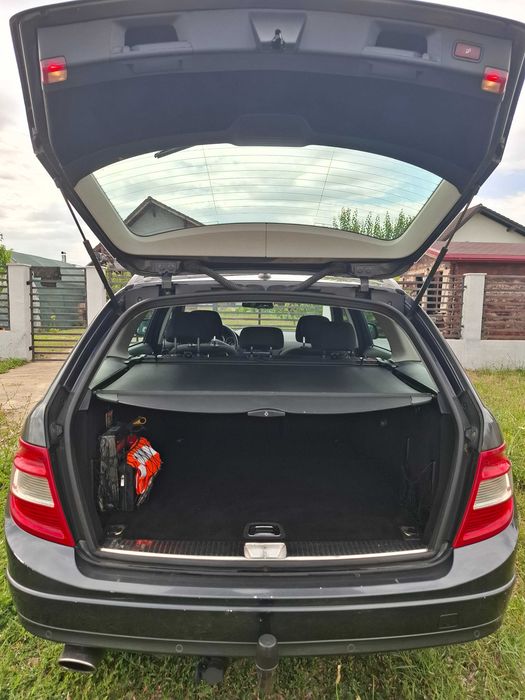 Vand autoturism Mercedes Benz model C220CDI