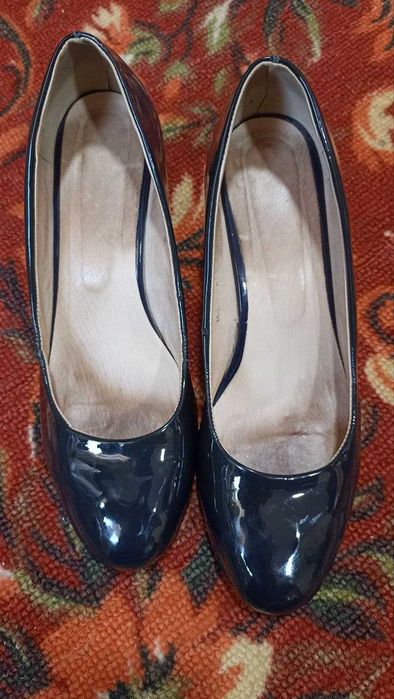 Женские, лаковые туфли. Размер 42