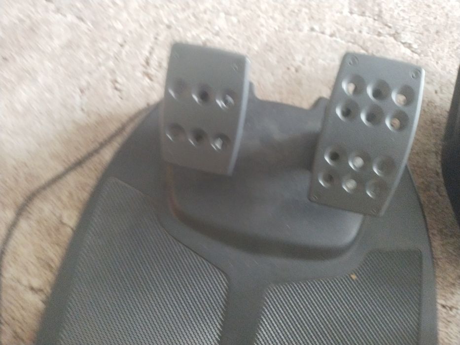 Игровой руль Момо