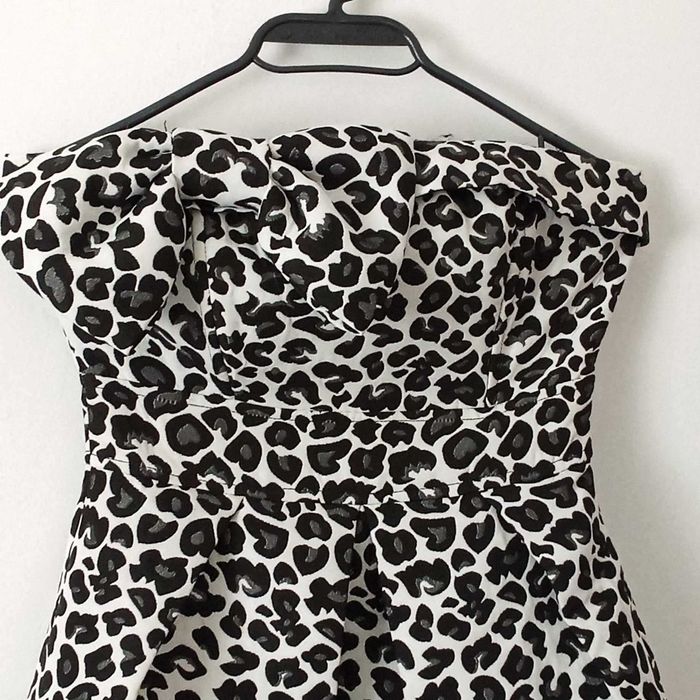 Елегантна рокля, р-р XS Limited Edition с голяма красива панделка.