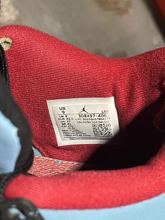 Jordan 4 Travis Scott