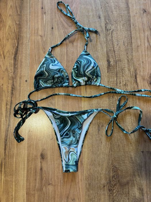 Свеж нов бански