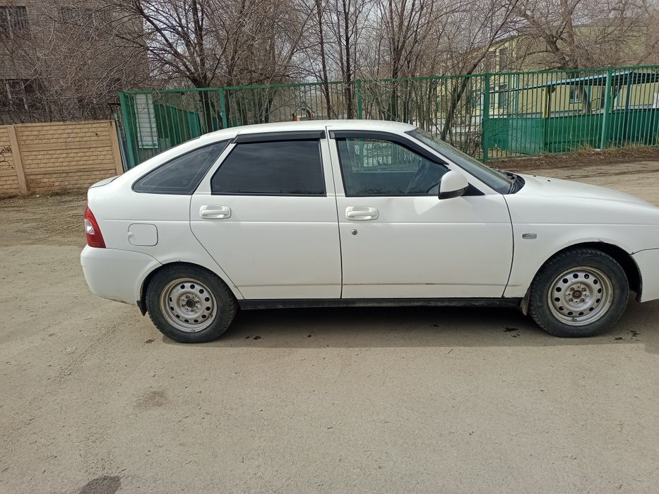 Приора хэтчбек 2012 года