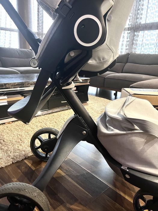 Детска количка Stokke Xplory V5 / Черно шаси / Light Grey Melange
